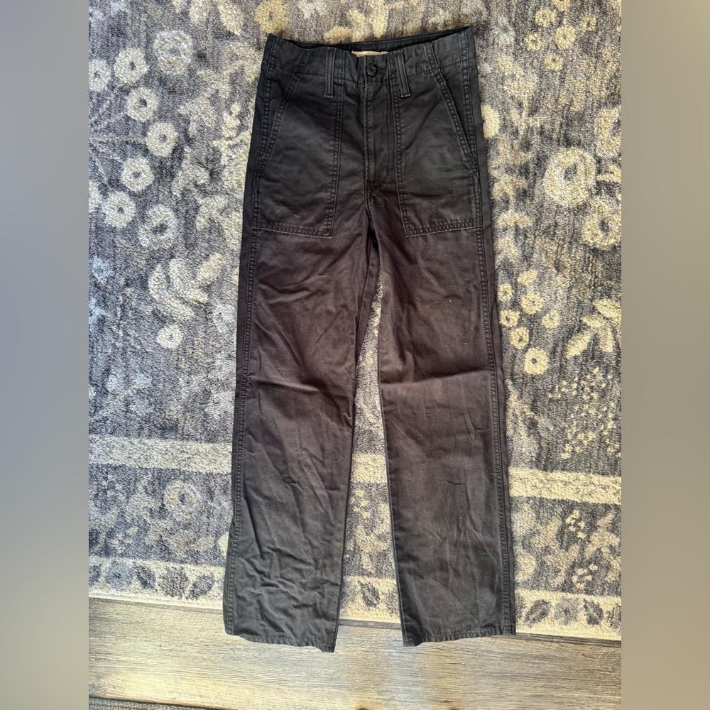 Levi's High Rise Ribcage Black Cargo Pants | W 24 L 29